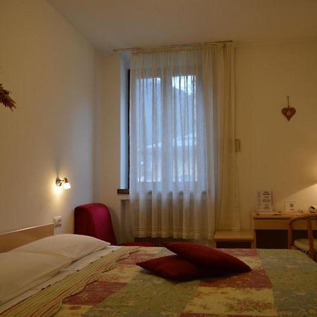 Hotel Wanda Pinzolo Exteriör bild