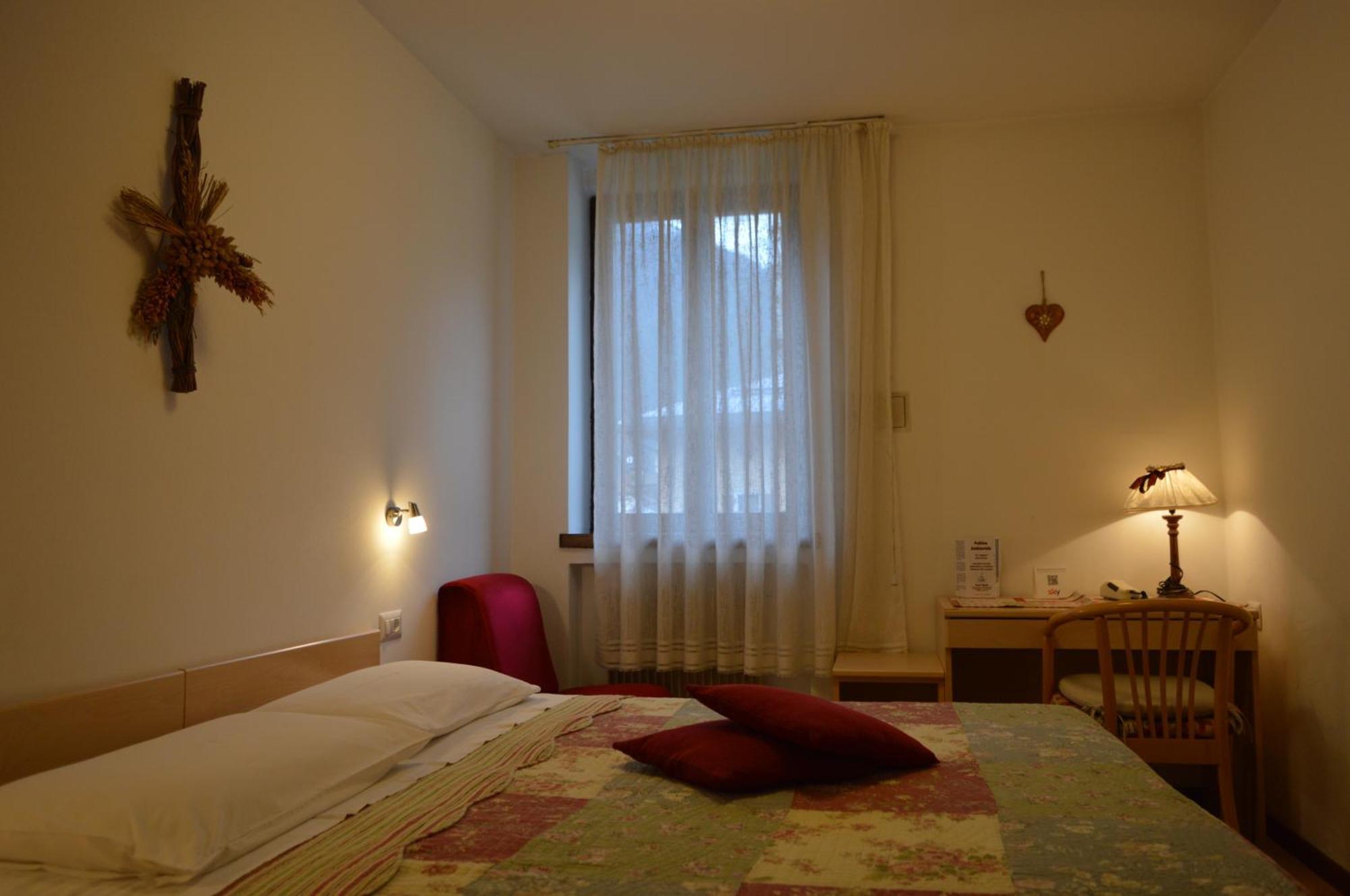 Hotel Wanda Pinzolo Exteriör bild