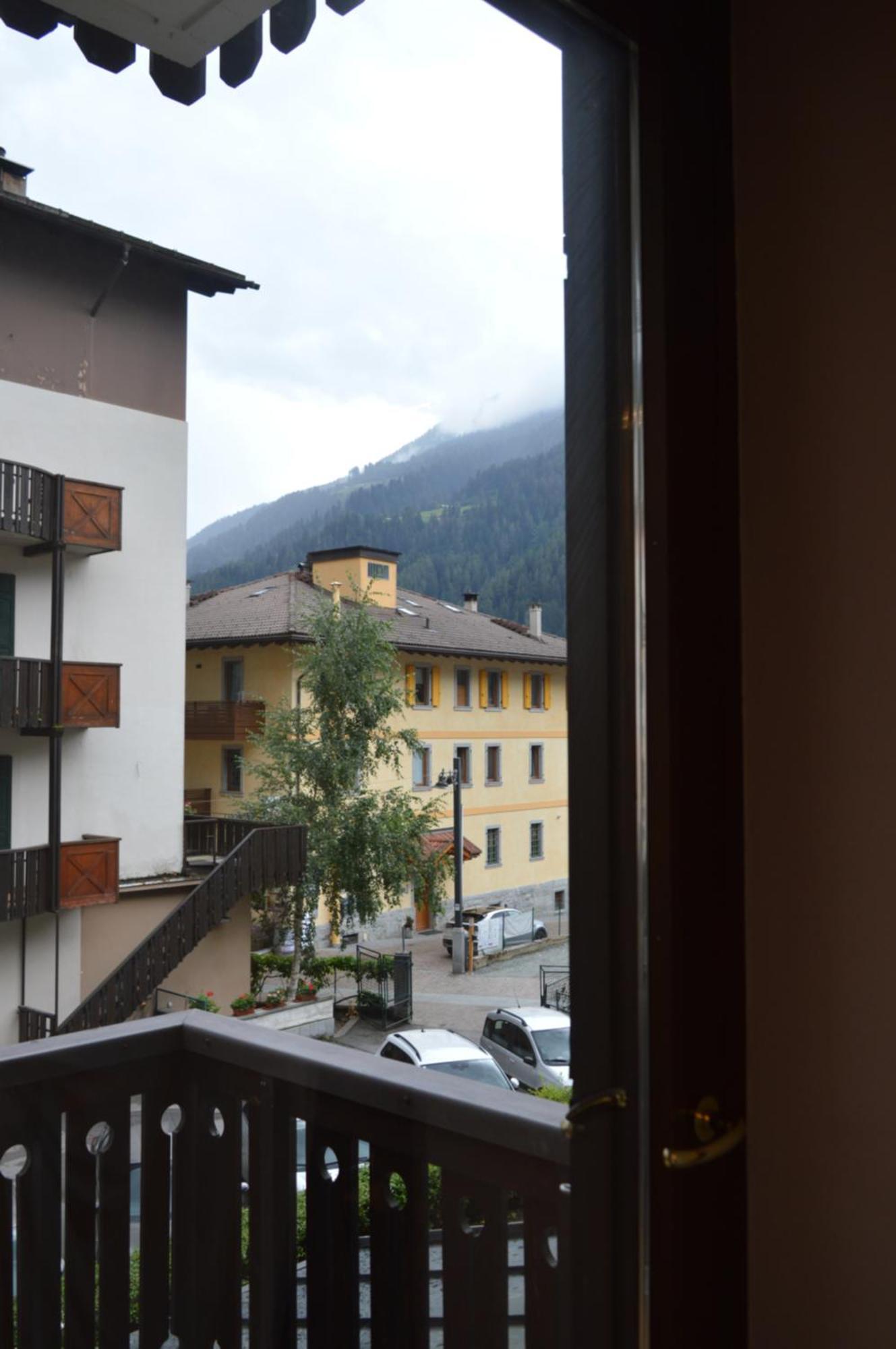 Hotel Wanda Pinzolo Exteriör bild