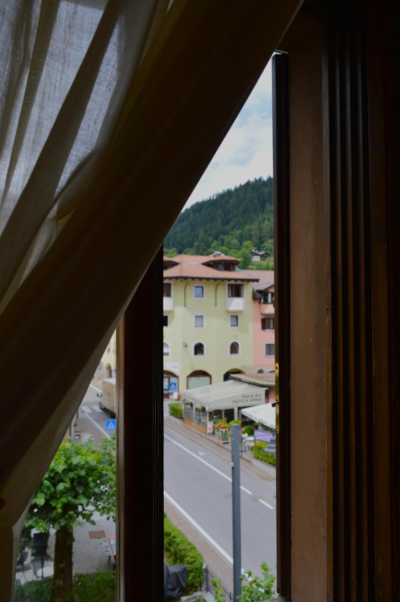 Hotel Wanda Pinzolo Exteriör bild