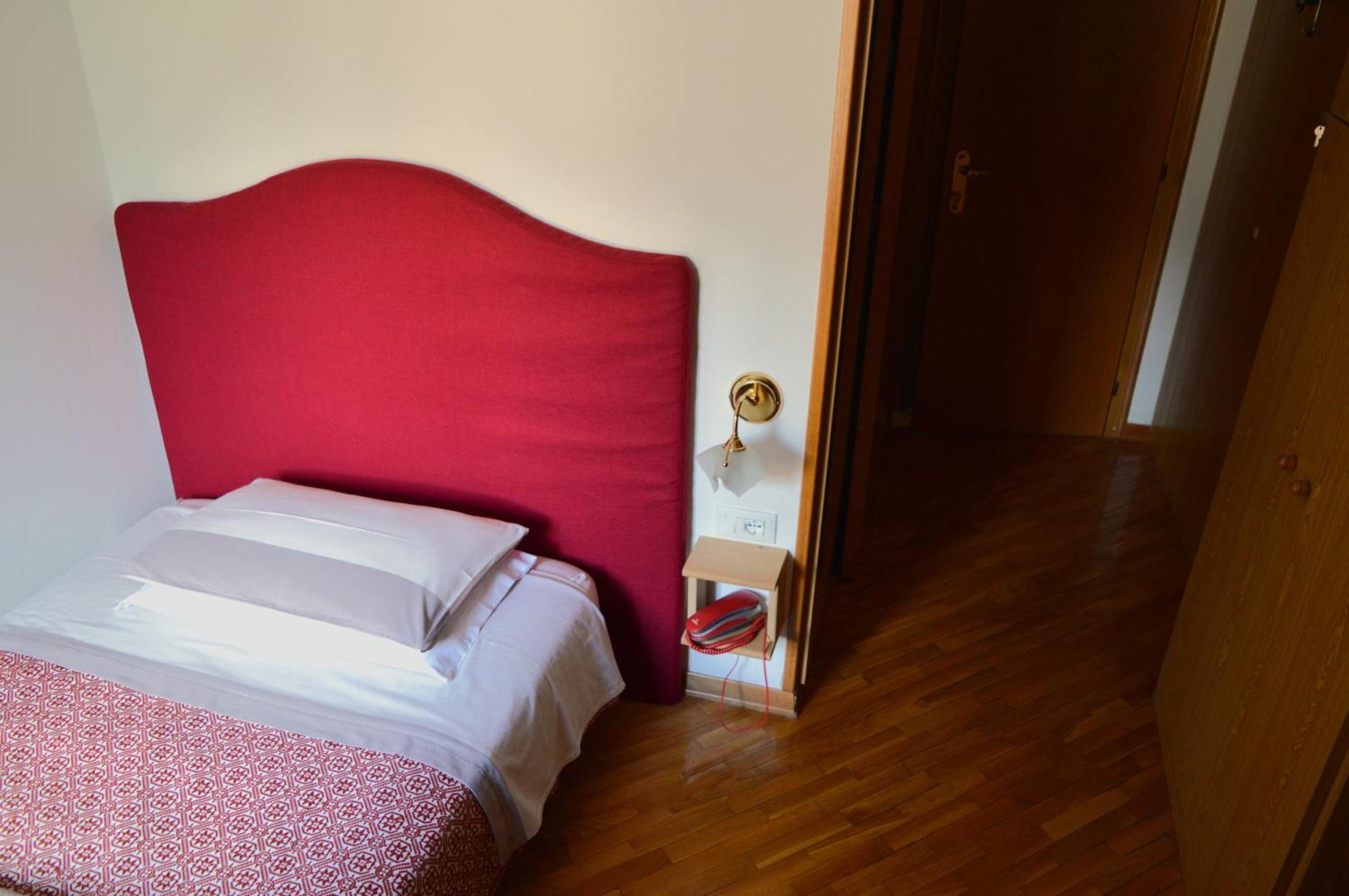 Hotel Wanda Pinzolo Exteriör bild